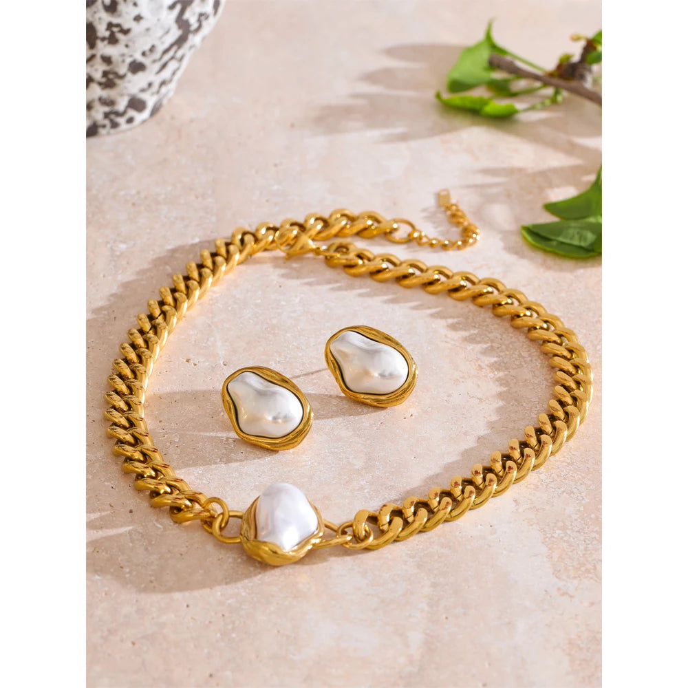 MaisonVerde® Baroque Pearl & Gold Chain Jewelry Set – Simulated Pearl Necklace & Earrings | PVD Gold Plated Stainless Steel Elegance