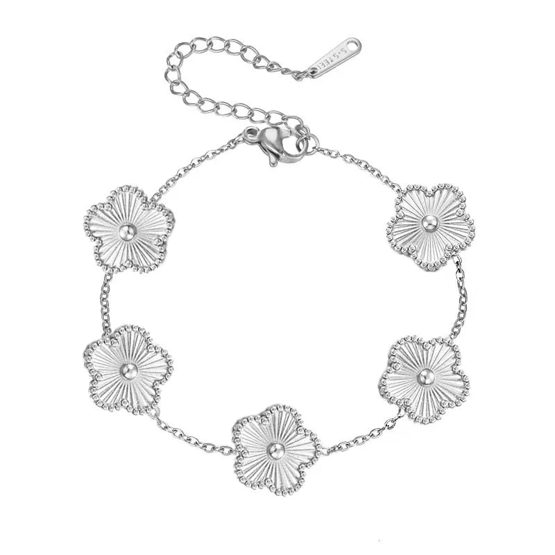MaisonVerde® Five-Leaf Clover Bracelet – Gold Plated Stainless Steel, Double-Sided Floral Charm | Adjustable Women's Fashion Jewelry