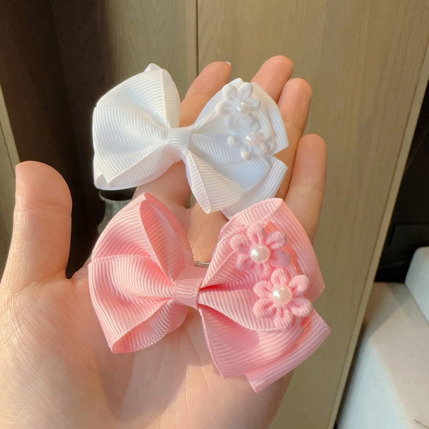 MaisonVerde® 2-Piece Hair Bow Clips – Fashion Ribbon Barrettes for Girls | Solid Colour Cheer Hair Accessories