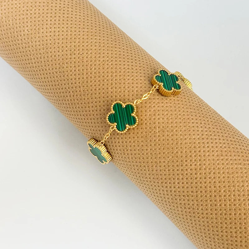 MaisonVerde® Five-Leaf Clover Bracelet – Gold Plated Stainless Steel, Double-Sided Floral Charm | Adjustable Women's Fashion Jewelry