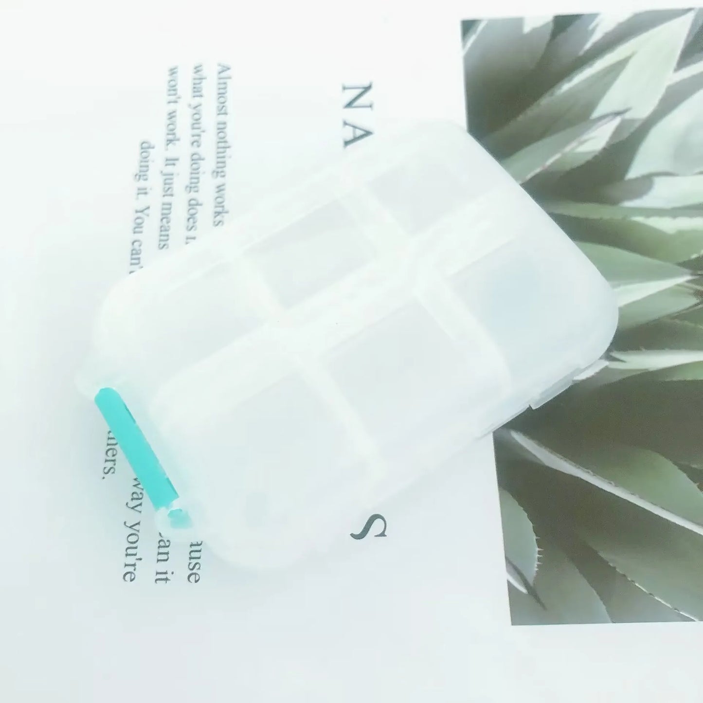 MaisonVerde® Travel Pill Organizer – Portable Moisture-Proof Medicine & Vitamin Box | 4–12 Compartments for Daily Use or Travel
