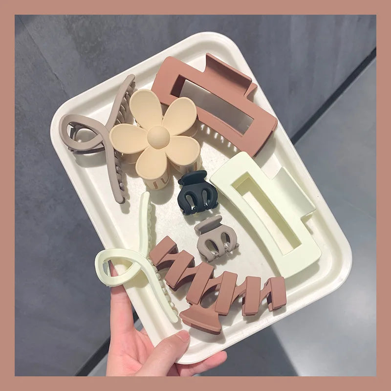 MaisonVerde® 8-Piece Hair Claw Clip Set – Large Minimalist Grab Clips for Women | Strong Hold, Matte Finish, Everyday Styling