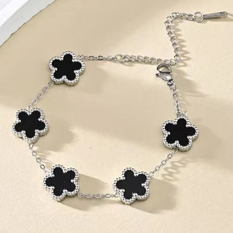 MaisonVerde® Five-Leaf Clover Bracelet – Gold Plated Stainless Steel, Double-Sided Floral Charm | Adjustable Women's Fashion Jewelry