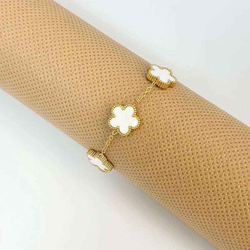 MaisonVerde® Five-Leaf Clover Bracelet – Gold Plated Stainless Steel, Double-Sided Floral Charm | Adjustable Women's Fashion Jewelry