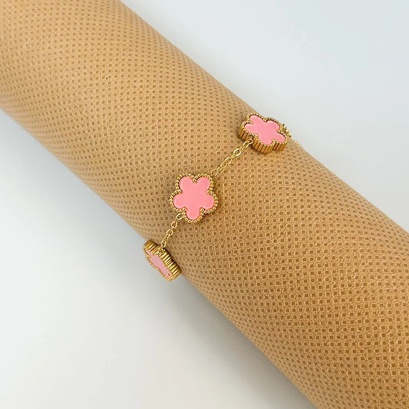 MaisonVerde® Five-Leaf Clover Bracelet – Gold Plated Stainless Steel, Double-Sided Floral Charm | Adjustable Women's Fashion Jewelry