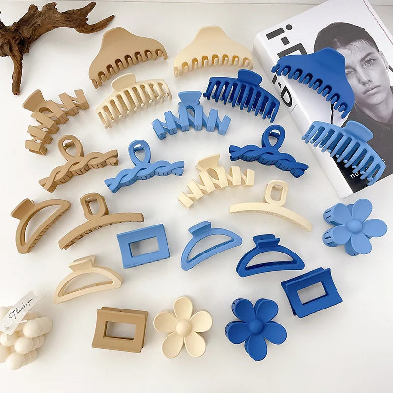 MaisonVerde® 8-Piece Hair Claw Clip Set – Large Minimalist Grab Clips for Women | Strong Hold, Matte Finish, Everyday Styling